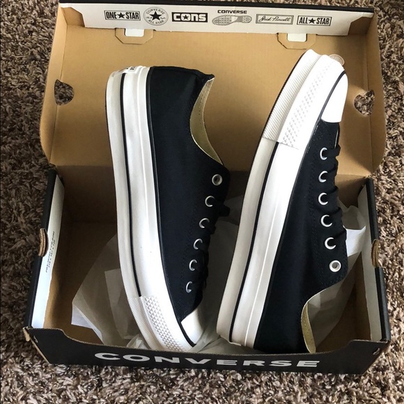 Converse Women size 10.5 - Picture 2 of 5